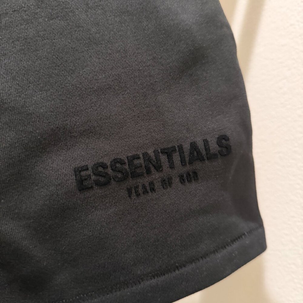 Combo Set Fear of God Essentials Black T-shirt & Shorts BNWT Authentic ✅ - Picture 7 of 10